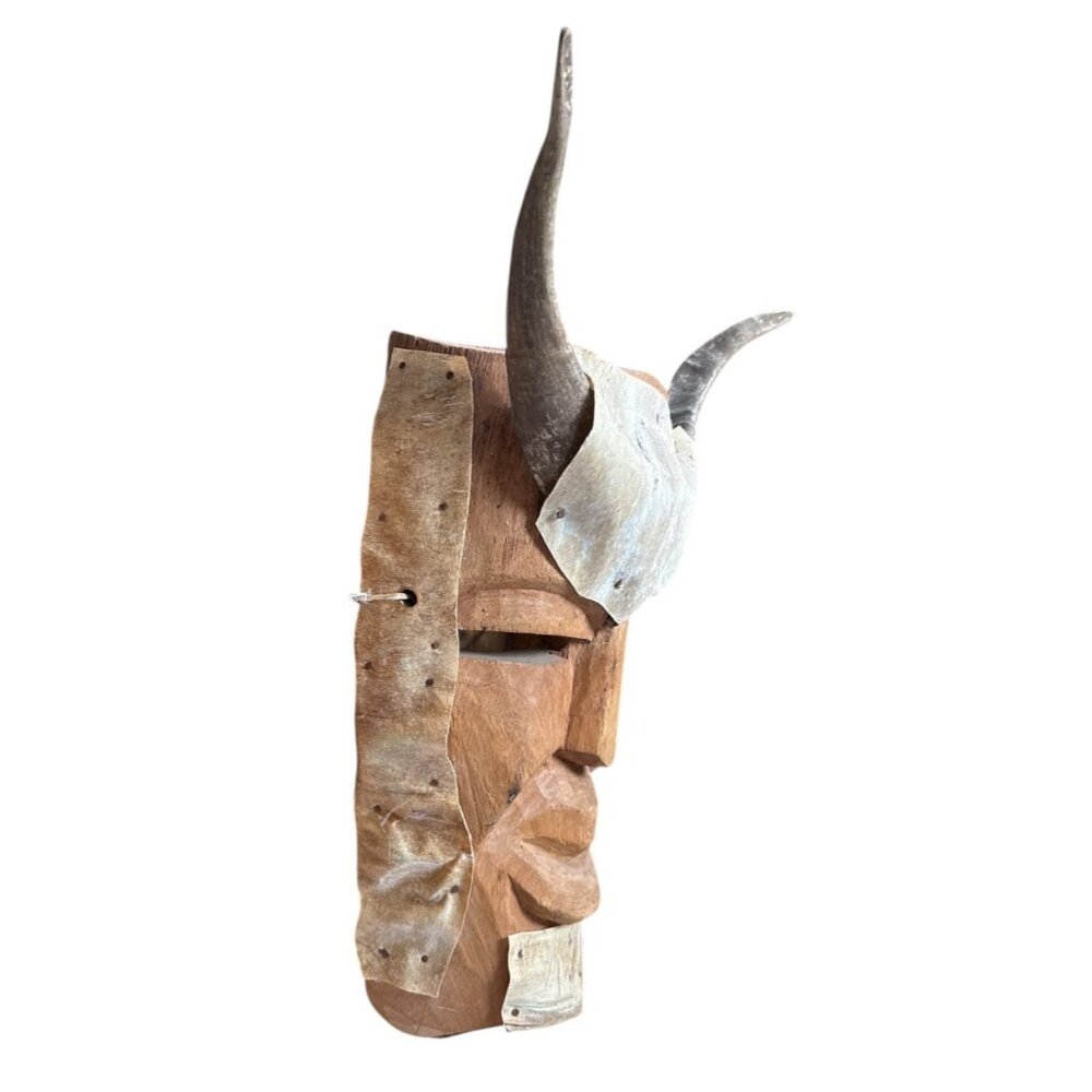 Vintage Hand-Carved African Wooden Mask with Horns – Tribal Wall Art - Picture 3 of 4
